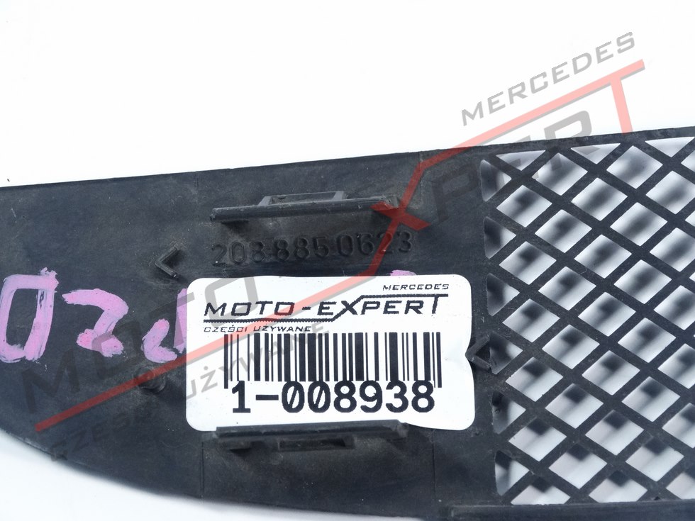 Mercedes W208 GRILĂ BASĂ CENTRALĂ 2088850623 Product image