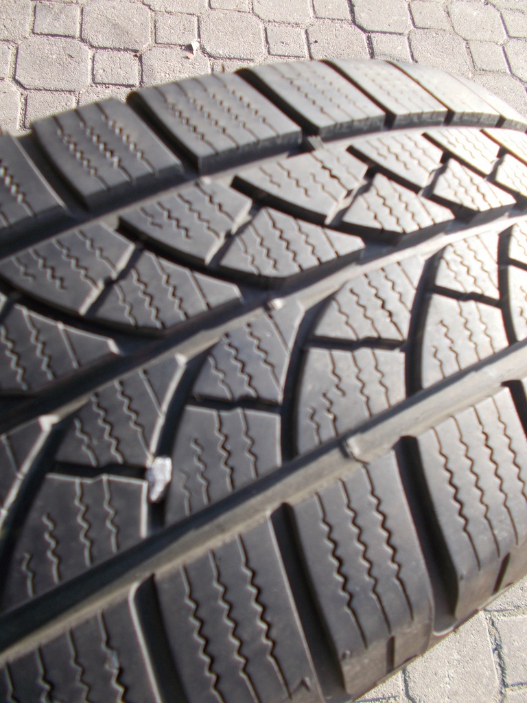 1 buc BRIDGESTONE Blizzak LM-18C 215/65/16 C 7,8 mm Product image