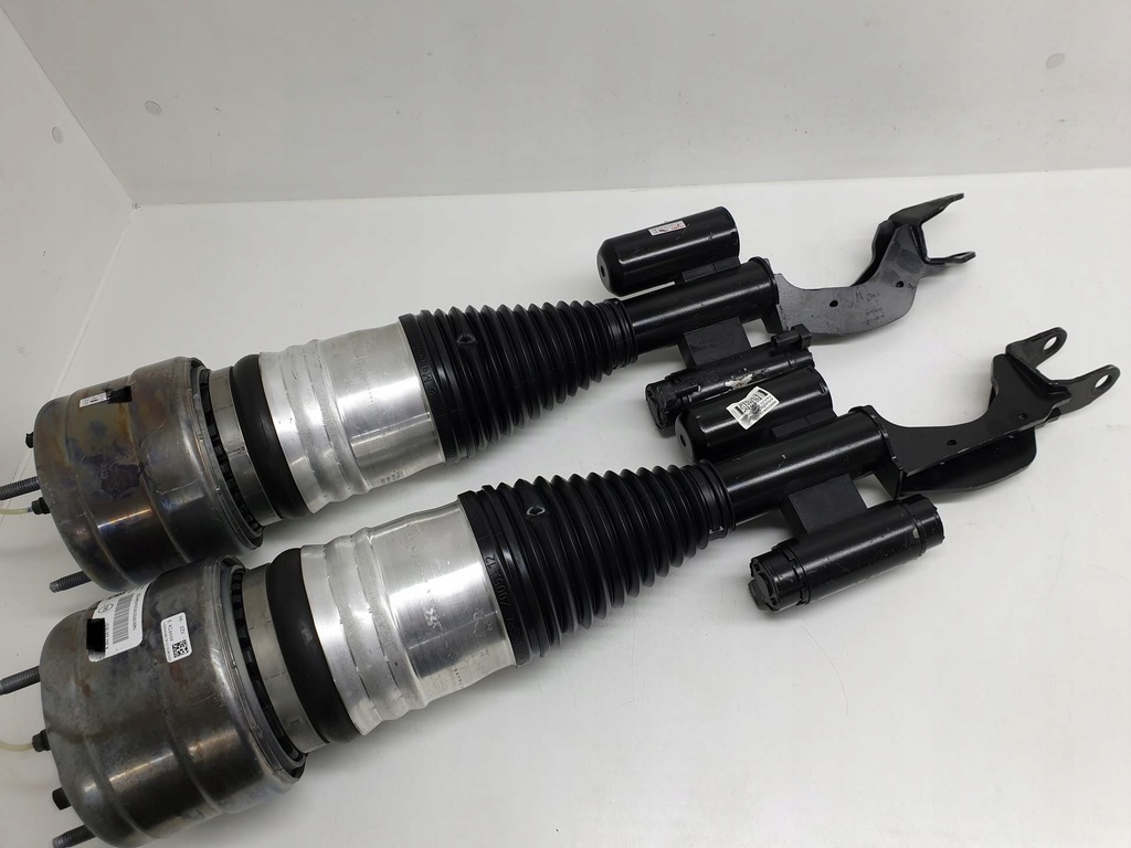 MERCEDES W213 213 E63 AMG 4x4 AMORTIZOR A2133207303 A2133207403 GARANTIE Product image