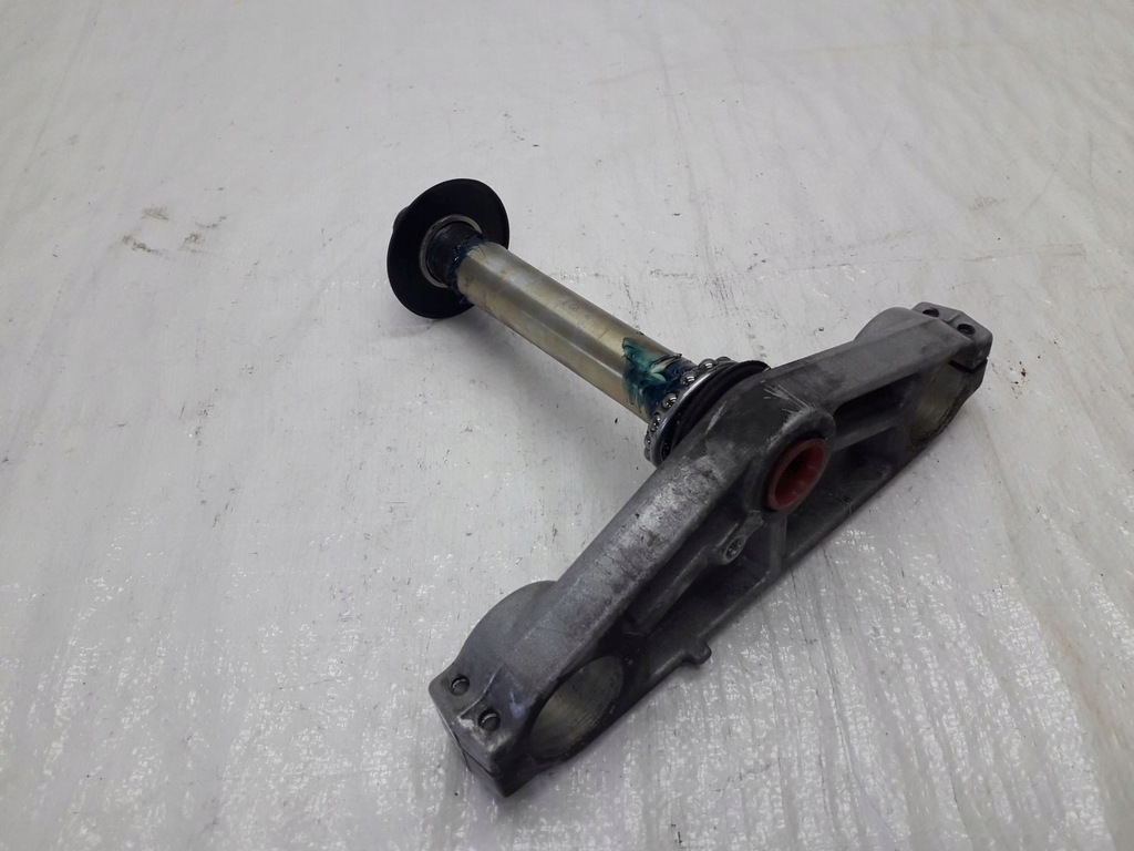 TRIUMPH SPRINT 1050 05-10 SCAUN RAFT INFERIOAR Product image