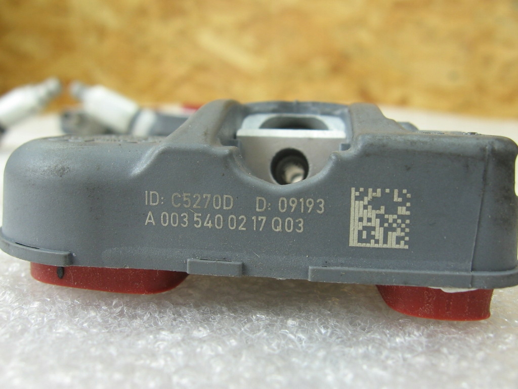 SENSORI DE PRESIUNE TPMS MERCEDES A0035400217 Q03 Product image