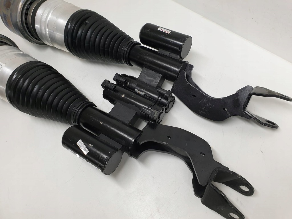 MERCEDES W213 213 E63 AMG 4x4 AMORTIZOR A2133207303 A2133207403 GARANTIE Product image