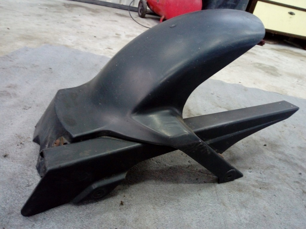 YAMAHA YZF 600 THUNDERCAT FENDER PASURI ROȚI SPATE Lant capac clapete de noroi SPATE Product image