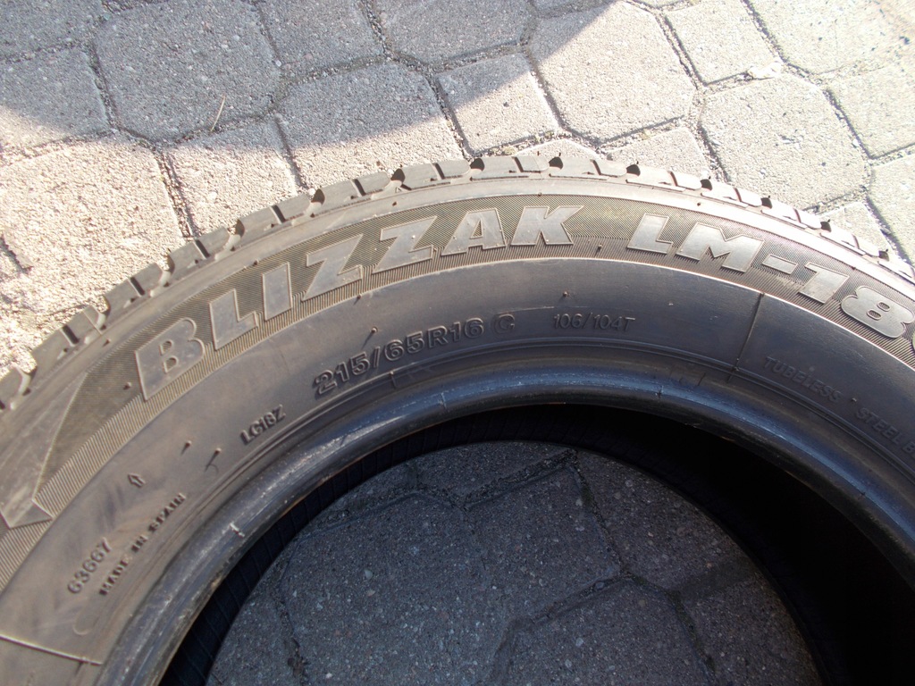 1 buc BRIDGESTONE Blizzak LM-18C 215/65/16 C 7,8 mm Product image