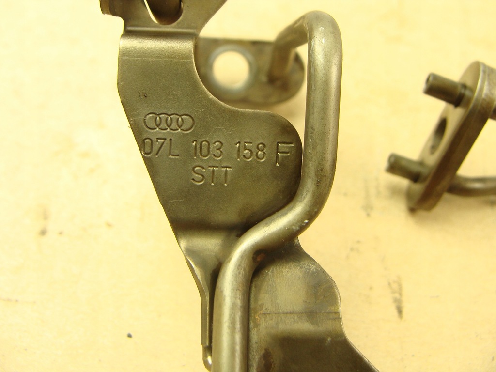 DUZA DE LUBRIFICARE ULEI AUDI RS6 BUH 07L103158F Product image