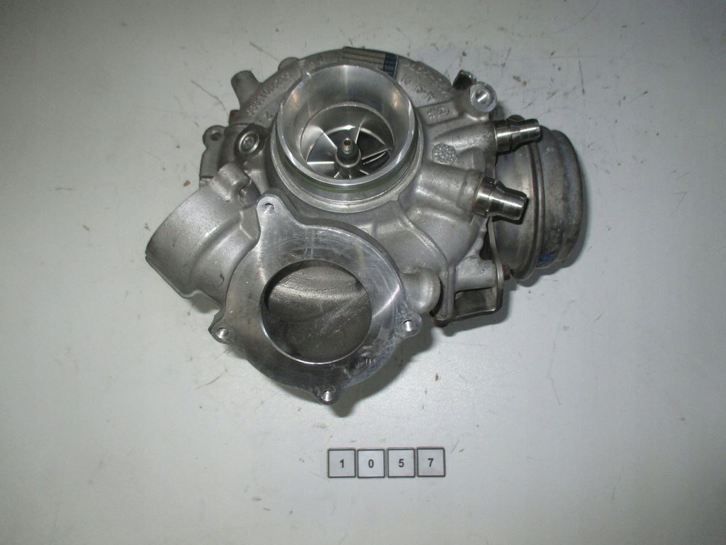 BMW X4 35DX 3.0 TURBOCOMPRESSOR TURBINA 53269700011 Product image