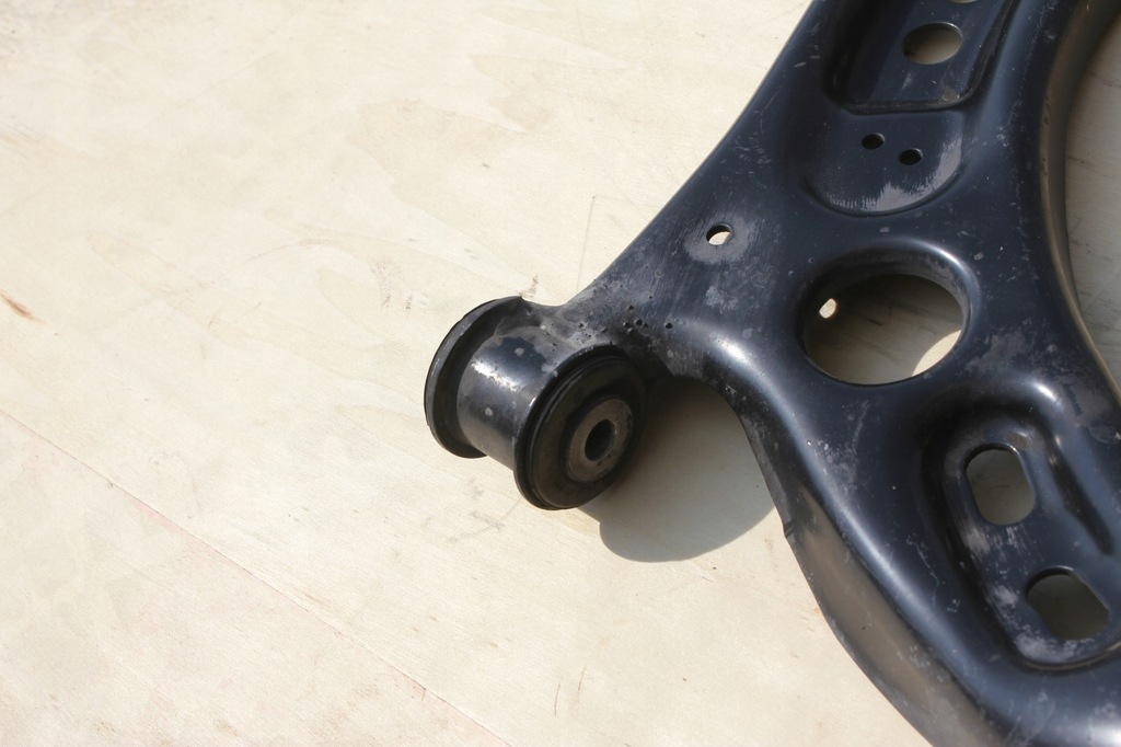 Brat transversal dreapta fata VwAG 1K0407166C Product image