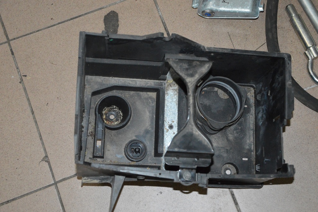 Carcasa bateriei Volvo v50 Ford Focus II Product image