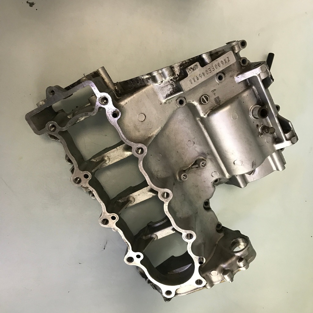 KAWASAKI ZX6 ZX 6 CARCASA BLOC MOTOR SUPERIOR 98-02 Product image