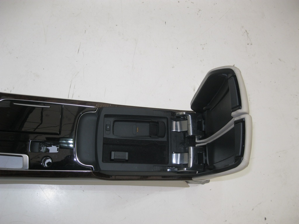 AUDI A8 4H SCAUNE LUNGI TAPIERE SCAUNE USI TUNEL Product image