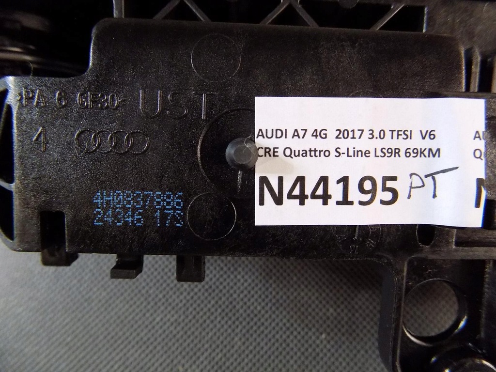 AUDI A7 4G MÂNER DREAPTA SPATE CROM LS9R Product image