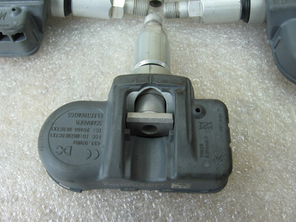 SENSORI DE PRESIUNE TPMS MERCEDES A0035400217 Q03 Product image