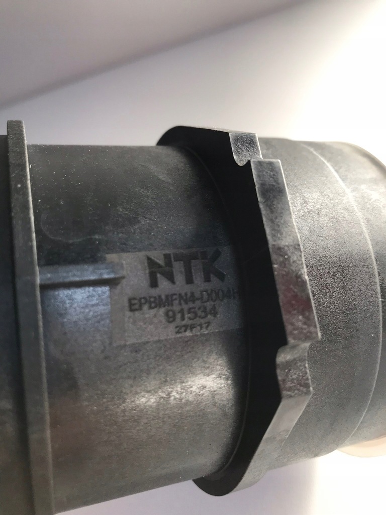 BMW E90 E91 E84 E82 2.0 D Flux de aer 1362778743 NTK 91534 Product image