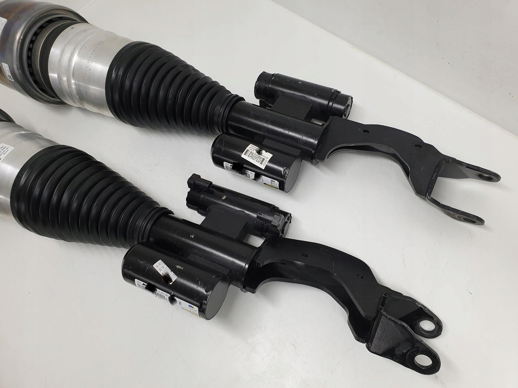 MERCEDES W213 213 E63 AMG 4x4 AMORTIZOR A2133207303 A2133207403 GARANTIE Product image