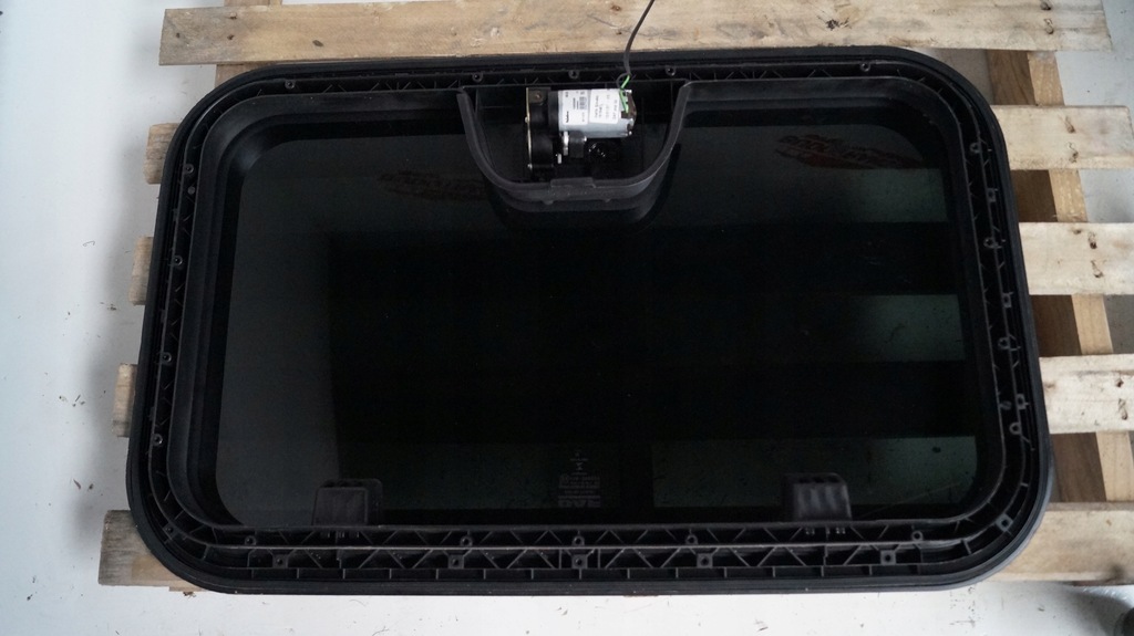 STICLA TRAPA CABINA + CADRU DAF XF 105 106 Product image