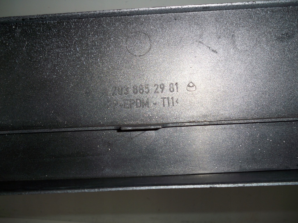 FÂȘI PENTRU PLACUȚE DE ÎNREGISTRARE MERCEDES C 203 W203 Product image
