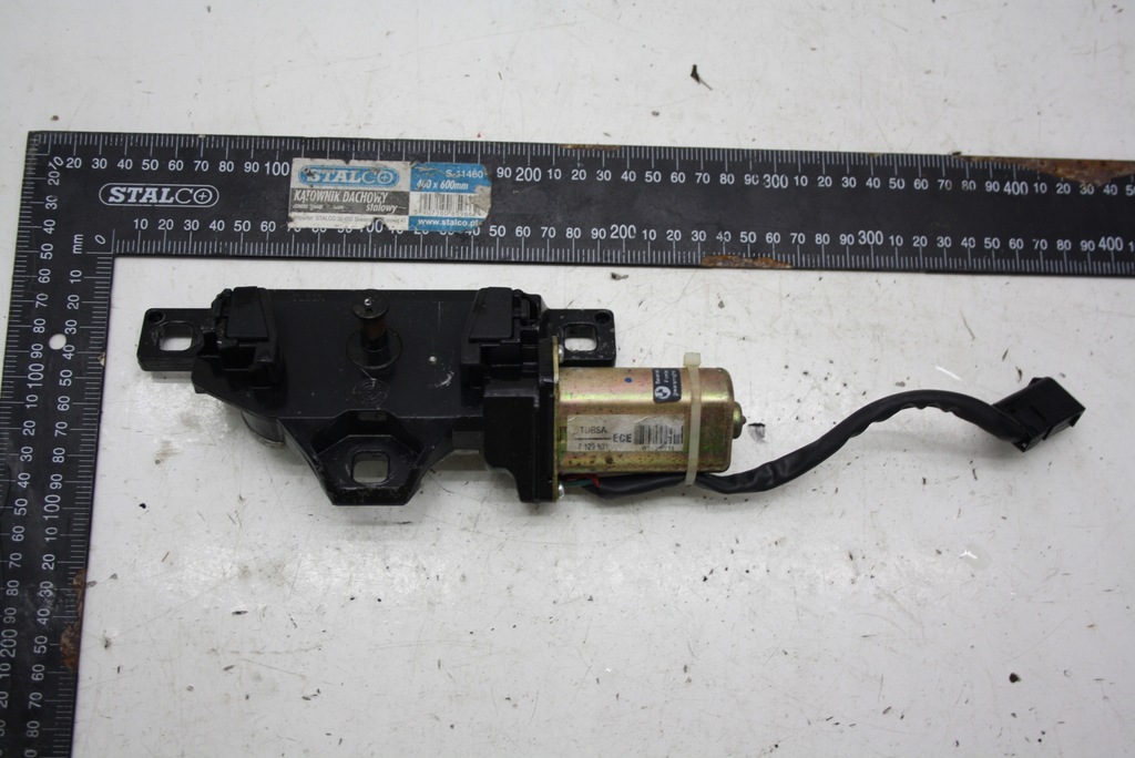 BLOCARE TAIE CAPAC BAGAJE BMW E61 7129931 Product image
