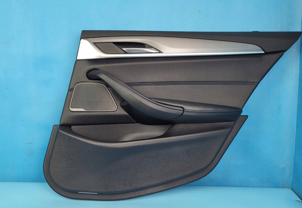 BMW 5' G31 540D XDRIVE PORTA LATERAL DREAPTA BANDA DECORATIVA PIELE Product image