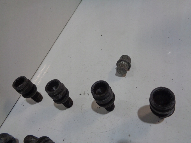 CHEIE SURUBURI HOTUL AUDI A8 D3 03-06 Product image