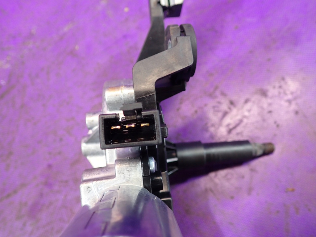 OPEL CORSA E 14- MOTOR STERGATOR SPATE 3D 3 UTI 0390205011 39045012 Product image