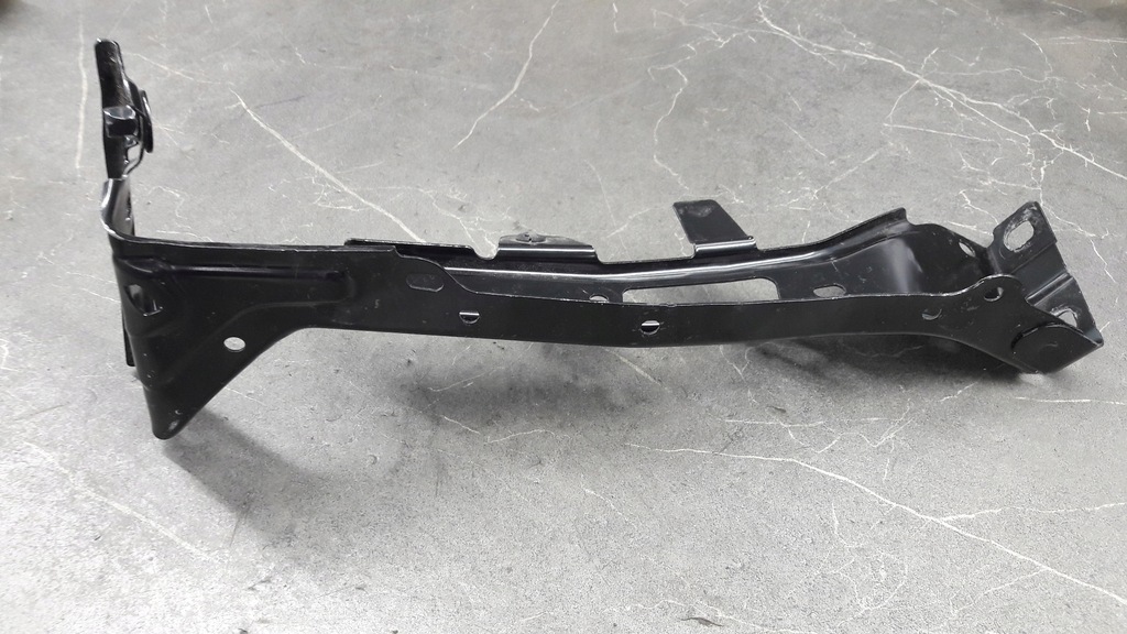 8W0821136C Audi A4 B9 8W Handle Support Bloter Fixarea dreaptă în față Product image