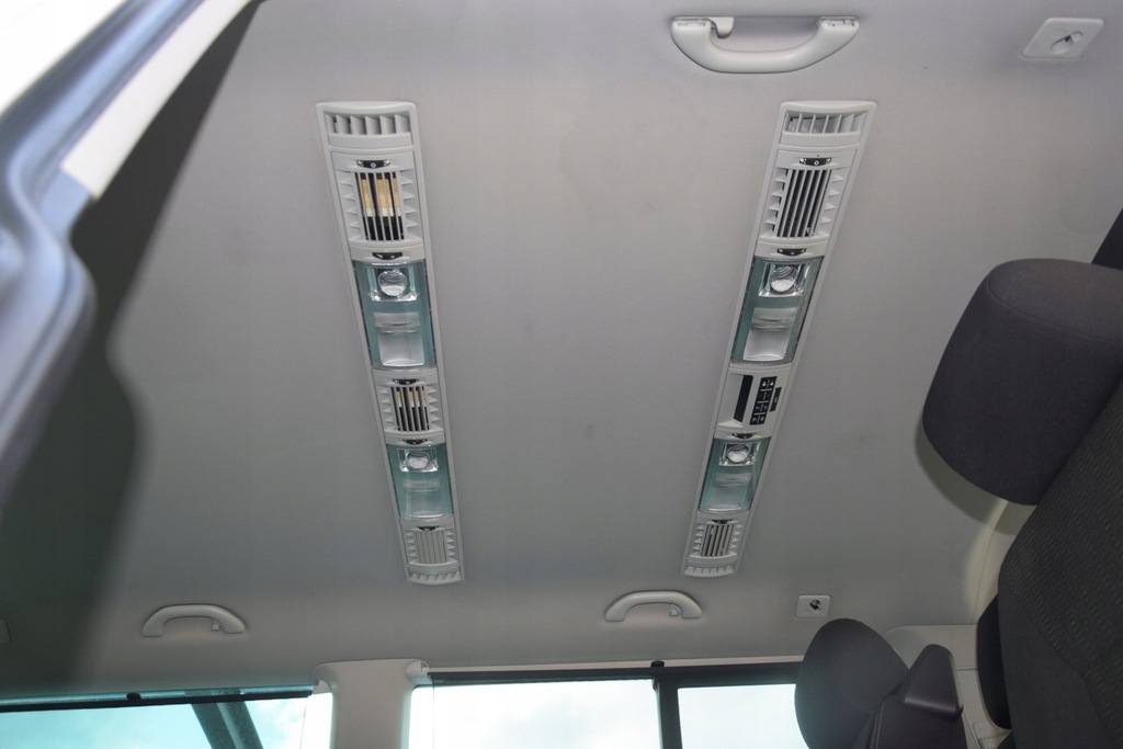VW T6 MULTIVAN SET INTERIOR SCAUNE, TAPITERIE, DEPOZITARE LATERALA, CAPRATURA Product image