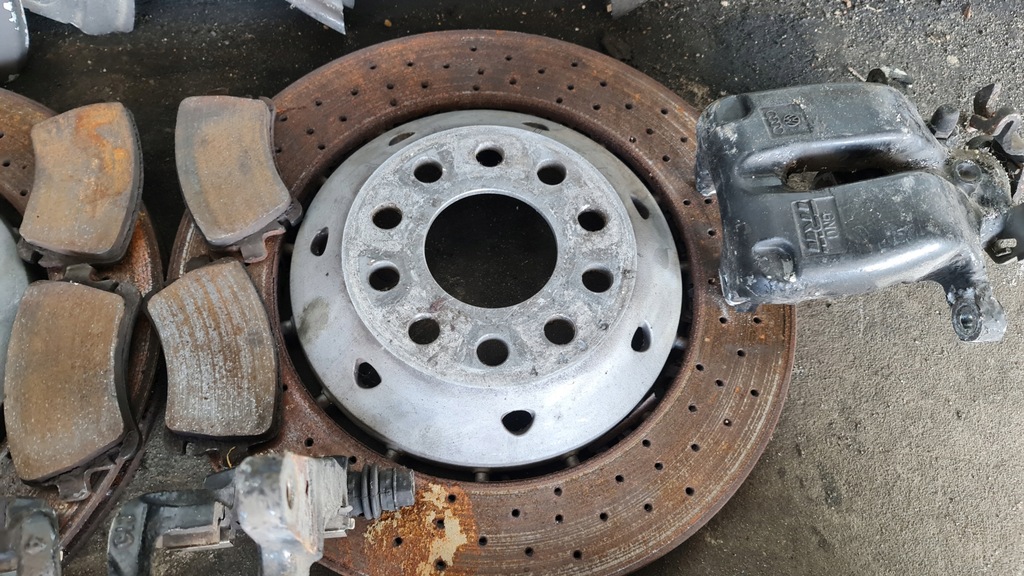 FRÂNE ETRIER PLACUȚE CAPAC DISC RS6 C5 UNIC Product image