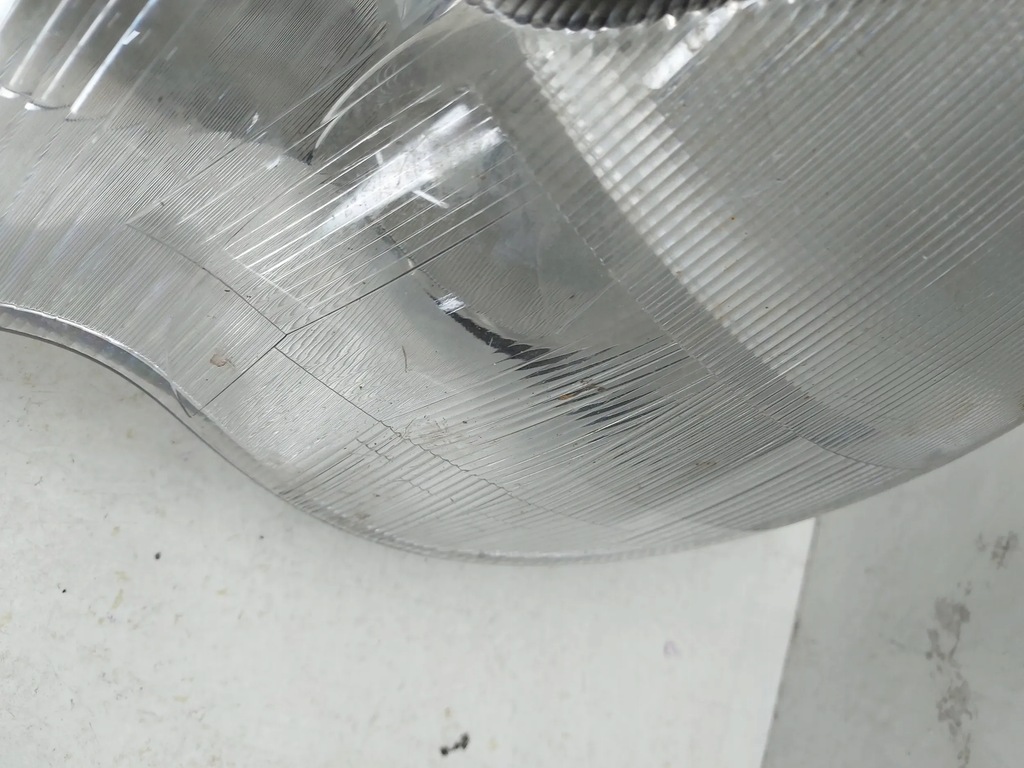 Mercedes-Benz Clasa C 203 W203 reflector fata stanga lampa fata Product image