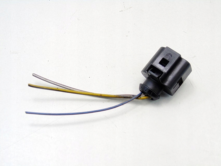PLUG CUBE 1.2 1.4 1.6 1.8 FABIA I POLO N9 FOX ROOMSTER CORDOBA IBIZA Product image