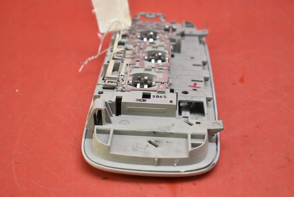 LAMPĂ INTERIOARĂ SPATE 3C0947291E VW PASSAT B7 10-15 Product image