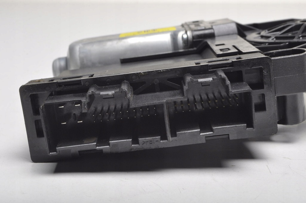 VOLVO S60 III V60 II MOTOR GEAM STANGA FATA 31674758 966268-103 Product image