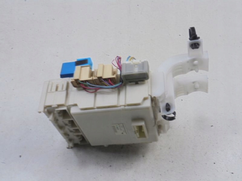 CUTIE SIGURANȚE TOYOTA YARIS II 82730-52700 Product image