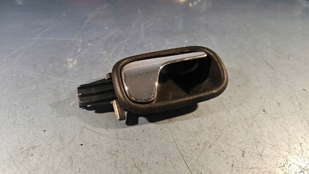 maner interior usa spate dreapta AUDI A4 B5 8D0839020 Product image