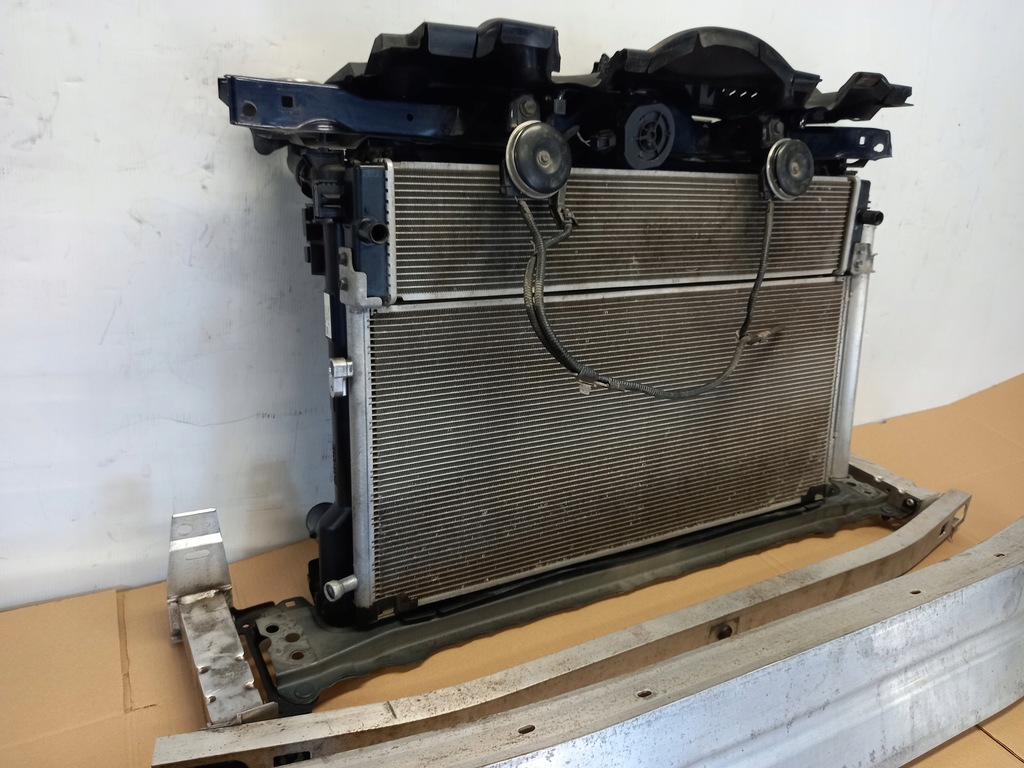 SET RADIATOR CUREA FATA TOYOTA RAV4 V 2.5 HYBRID 2018-5320542906 Product image