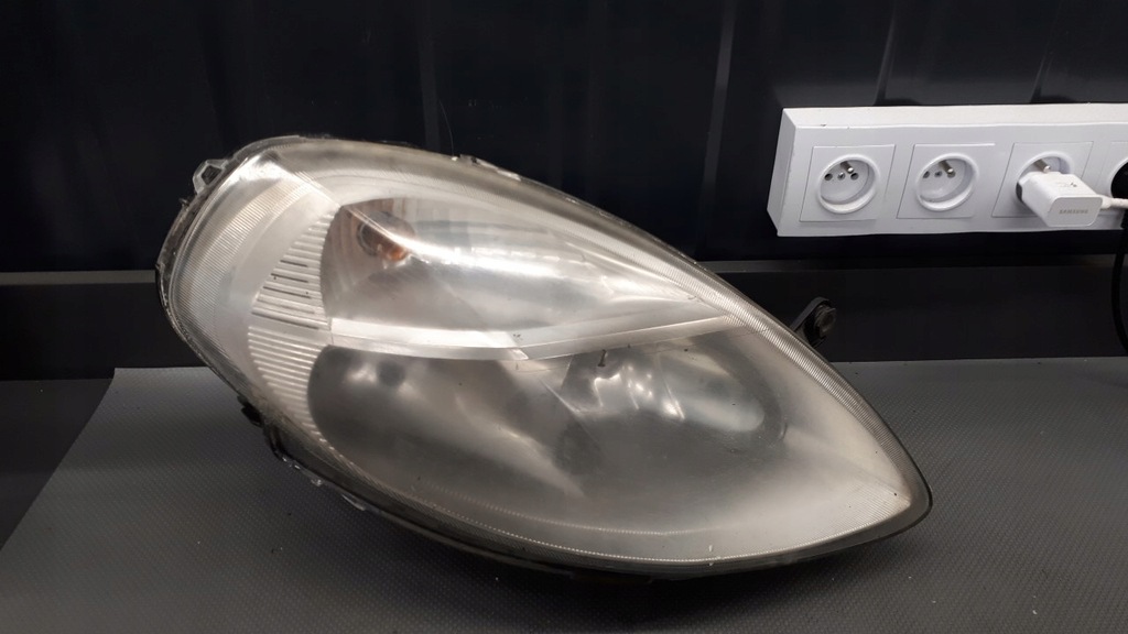 270532-00R dreapta Lancia Ypsilon II Hella Product image