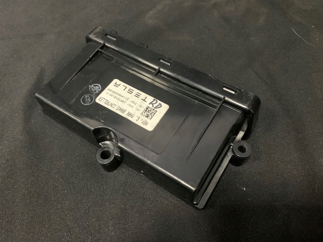 ECU controler frână de mână Tesla S 1007618-00-D Product image