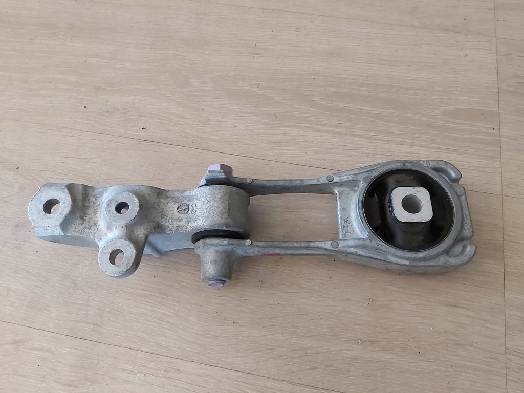 Toyota Yaris IV 1.5 Hybrid Cross Pillow Engine Paw Product image
