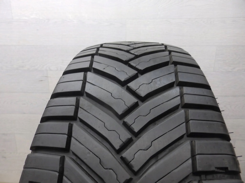 Michelin Agilis CrossClimate anvelopă pentru toate anotimpurile 215/60/17C 109/107T Product image