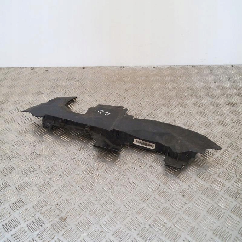 AUDI Q7 4L Radiator conductă aer stânga 4L0121283A 2009 Product image