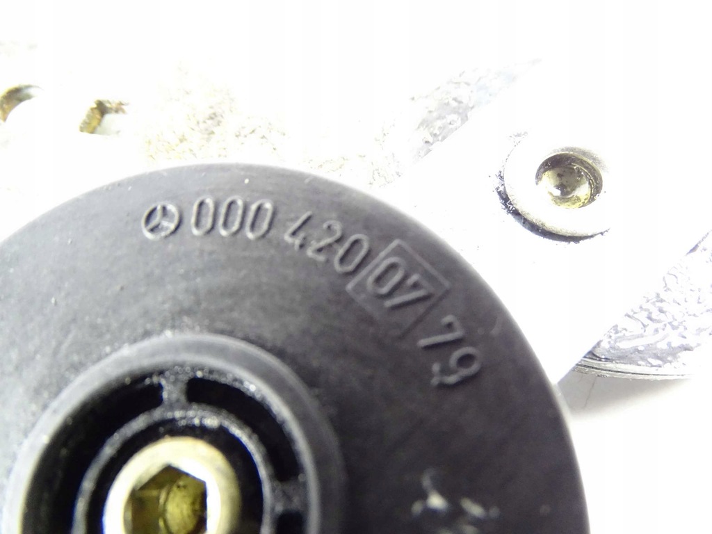 Mercedes W202 W208 W210 Lock Brake A0004200779 Product image