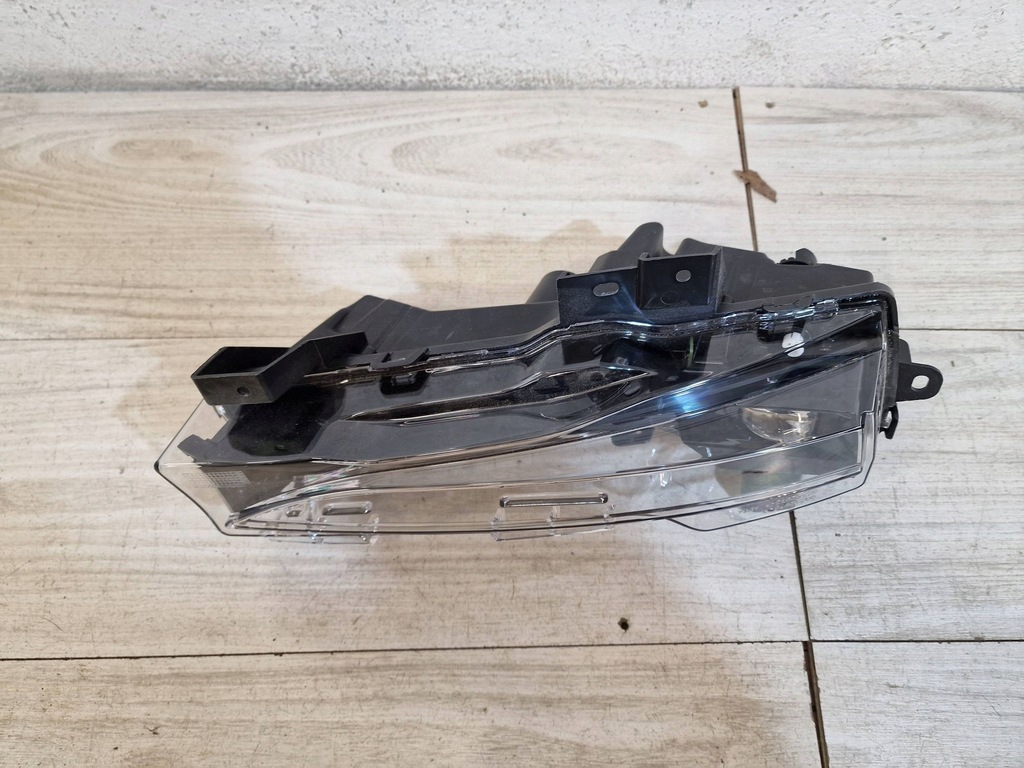 TESLA MODEL 3 Y LIFT HALOGEN DREAPTA 1507933-00-C ORIGINAL NOU faruri de ceata Product image
