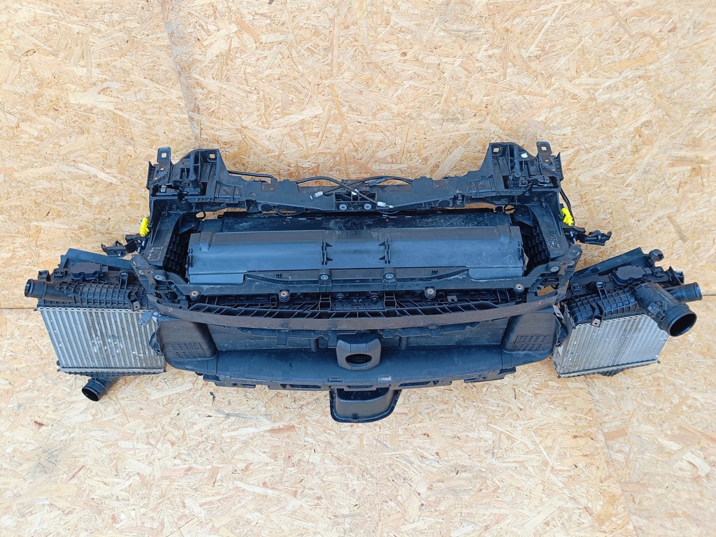 Porsche Cayenne e-hibrid 2022r față în color M7Q Mask 9y 9y0 lampă de bara de protecție Product image