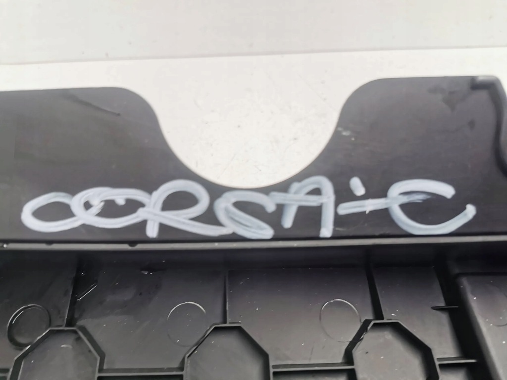 OPEL CORSA E CAPAC DEPOZITARE PLACI CONSOLA ȘOFER 13471360 Product image