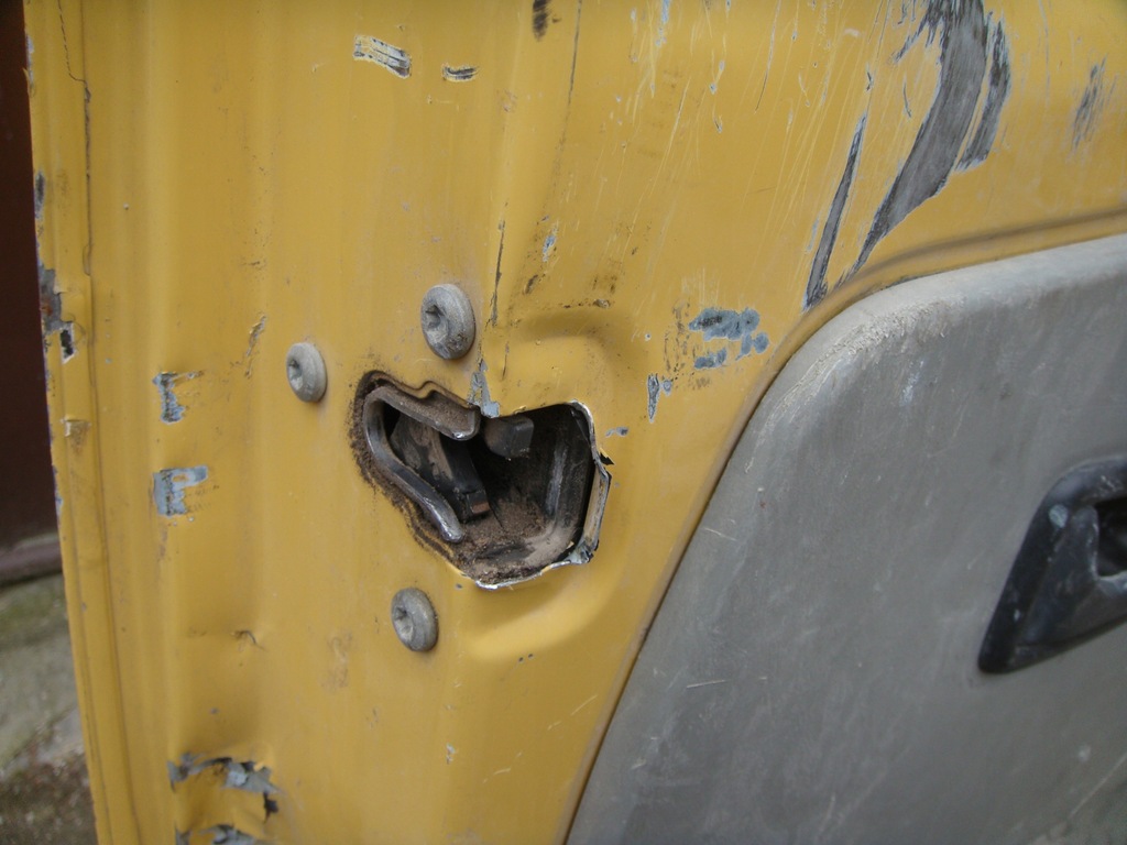 USI SPATE TRAFIC VIVARO WINGS GALBEN STÂNGA D32 2001-2015 an Product image