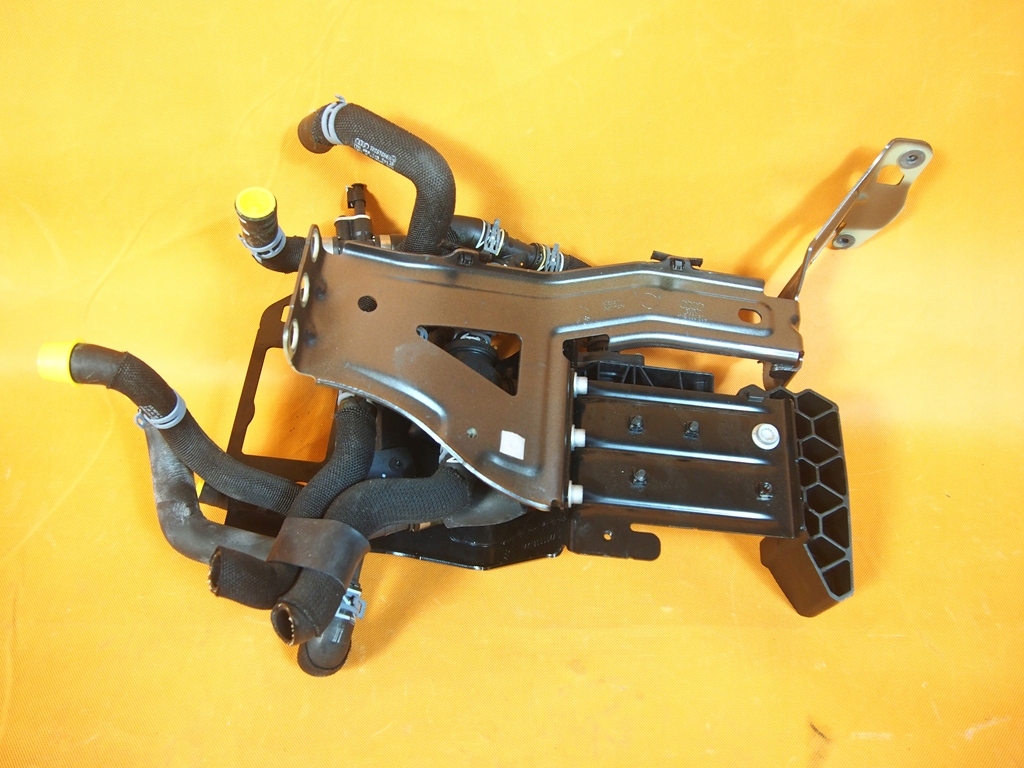 Suport furtunuri pompa de apa Audi E-Tron 4ke965567b 27KM Product image
