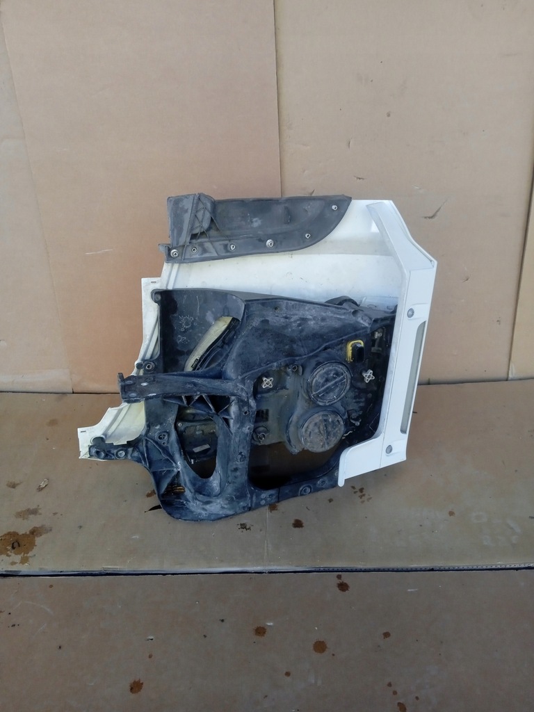 STICLA CARCASA LAMPA FARU DAF XF 106 LIFT RH PAG. LEGI Product image