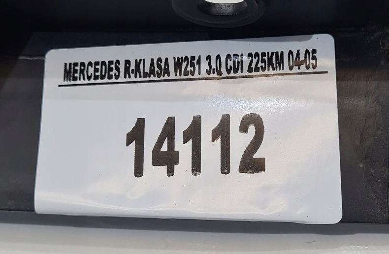 ŚLIZG ZDERZAKA TYŁ ŚRODEK MERCEDES W251 A2518851421 Product image