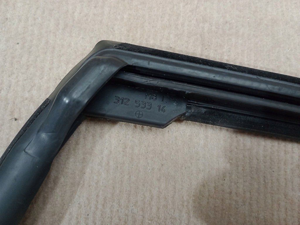 VOLVO V60 2010-2016 GARNITURĂ UȘĂ CROMĂ BANĂ STÂNGA SPATE Product image