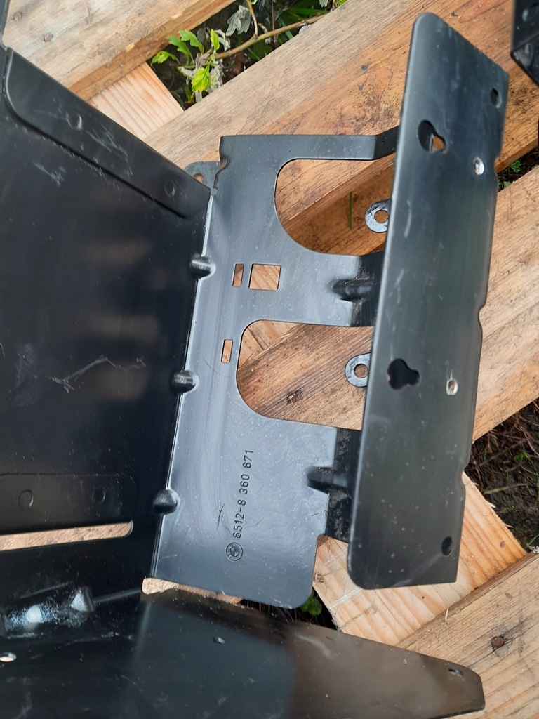 Suport de montare pentru schimbătorul de CD-uri BMW E36 Product image