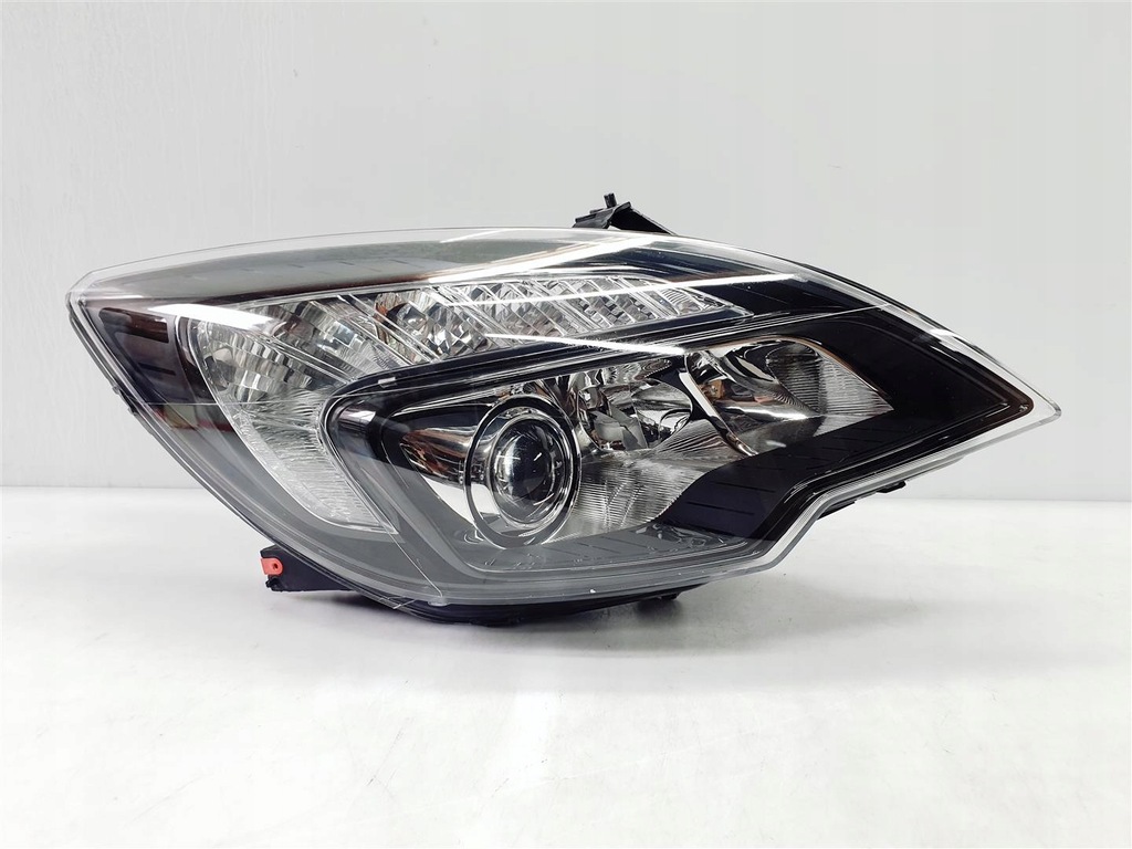 MITSUBISHI OUTLANDER II LIFT 10r+ LAMPA FATA DREAPTA NORMAL ORY EU!!! Product image